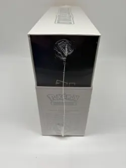 Pokemon TCG Glurak Ultra Premium Kollektion Schwert und Schild, Deutsch, Handler - Image 3