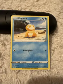 Pokemon TCG Psyduck Evolving Skies 024/203 Regular Common - Image 1