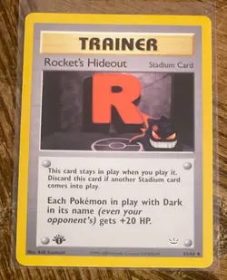 2001 POKEMON NEO REVELATION 1st EDITION TRAINER ROCKET'S HIDEOUT STADIUM 63/64 - Image 1