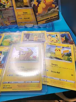 Pokemon 25 Pikachu card LOT - no dupes - Image 5