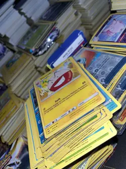 Pokemon 100+ Pokemon TCG Trading Cards Collection 636996769661 - Image 1