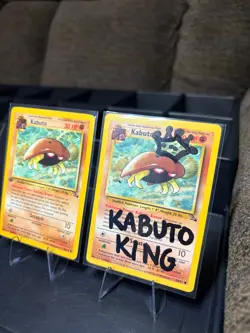 Kabuto King Signed Non 1st Edition Fossil Pokemon Card + 1st edition card - Image 1