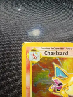 Pokemon Charizard 1st Edition Holo Base Set Spanish 4/102 Wizards of the Coast - Image 3