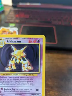 Pokemon Base Set Unlimited Holo Card: Alakazam (1/102) - Near Mint - Image 2