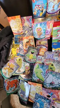 Pokemon cards w/ metal box. 64 cards, 157 hologram, 8 wrappers 1996 era - Image 4