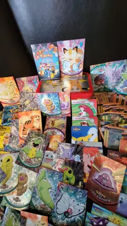 Pokemon cards w/ metal box. 64 cards, 157 hologram, 8 wrappers 1996 era - Image 5