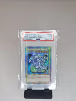 2023 Blue-Eyes White Dragon LC01-EN004 QCSE Attribute Error Italian PSA 9 Yugioh - Image 1
