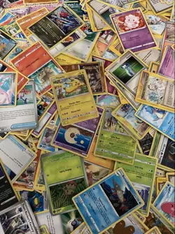 2.5LB Lot of Mixed Assorted Pokemon Cards CCG TCG Trading Cards Incl Holo Cards - Image 4