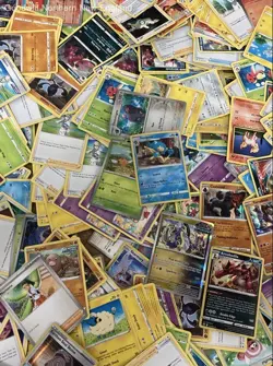 2.5LB Lot of Mixed Assorted Pokemon Cards CCG TCG Trading Cards Incl Holo Cards - Image 4