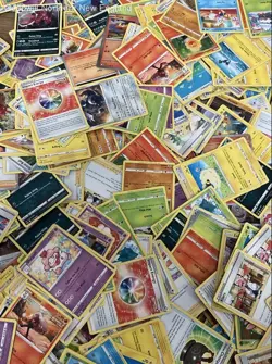 2.5LB Lot of Mixed Assorted Pokemon Cards CCG TCG Trading Cards Incl Holo Cards - Image 5