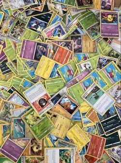 2.5LB Lot of Mixed Assorted Pokemon Cards CCG TCG Trading Cards Incl Holo Cards - Image 5