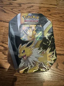 Pokemon TCG Eevee Evolutions Tin 2021 [ Jolteon V ] NEW - Image 1