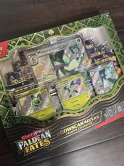 Pokemon TCG Scarlet & Violet Paldean Fates Meowscarada EX Premium Collection Box - Image 2