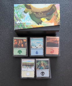 MTG 500 Lands Avatar Basic Lands + Commander's Bundle Box - Magic the Gathering - Image 1