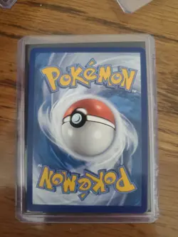 Pokemon Pikachu TCG VMAX Vivid Voltage 044/185 Regular Ultra Rare - Image 2