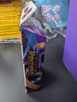 Pokemon TCG Sword & Shield Vivid Voltage Charizard Theme Deck New Sealed - Image 3