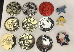Pokemon TCG coins and pins. Lot of 41 coins see pic. - Image 2