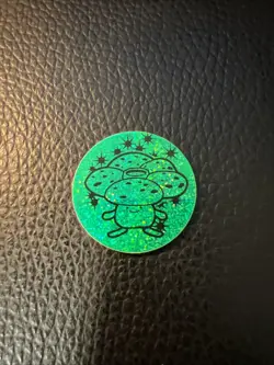 Vintage 1999 Vileplume Green Holo Foil Nintendo Pokemon Jungle WOTC Coin NM * - Image 1