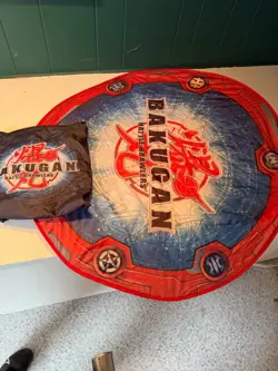 Bakugan Lot, 32 Bakugans, 20 metal cards, 17 cards, and arena - Image 2
