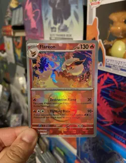 Pokemon Flareon (Master Ball Pattern) 013/131 Sv: Prismatic Evolutions Holo - Image 1