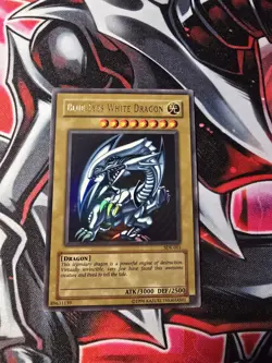 Yugioh! Blue-Eyes White Dragon SDK-001 Ultra Rare Unlimited Edition - VLP - Image 1