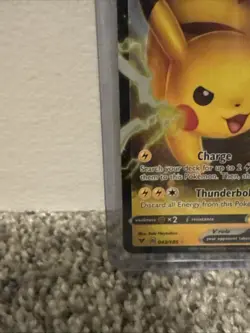 Pokemon TCG Pikachu V 043/185 Vivid Voltage Ultra Rare Holo Near Mint 43/185 - Image 5