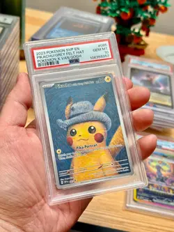PSA 10 POKEMON SVP EN 2023 PIKACHU VAN GOGH GREY FELT HAT ENGLISH #85 PROMO CARD - Image 1