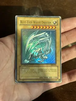 Yu-Gi-Oh! 2002 Blue Eyes White Dragon SDK-001 1st Edition Ultra Rare HP - Image 1