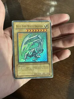 Yu-Gi-Oh! 2002 Blue Eyes White Dragon SDK-001 1st Edition Ultra Rare HP - Image 1