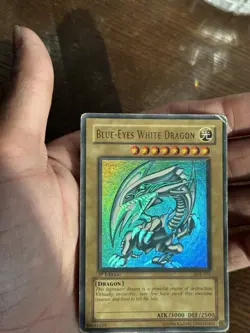 Yu-Gi-Oh! 2002 Blue Eyes White Dragon SDK-001 1st Edition Ultra Rare HP - Image 2