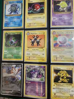 Pokemon Lot Binder 300 Cards - Image 2