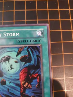 Heavy Storm SD2-EN019 YuGiOh! TCG NM With Top Loader - Image 3