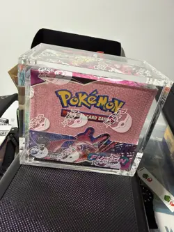 Pokemon - SWSH08 - Fusion Strike Booster Box **SEALED/NEW** With Acrylic Case - Image 1