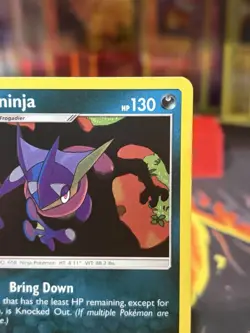 2019 Pokemon SM Unbroken Bonds 117/214 Greninja Holo (Charizard Shadow) NM - Image 3