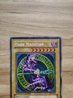 Yu-Gi-Oh! - ERROR - Dark Magician - BPT-001 - Reverse Secret Rare / Holo - Image 2