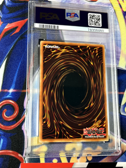 Yugioh PSA 10 Winged Kuriboh DR3-EN185 Super Rare POP 4 - Image 3