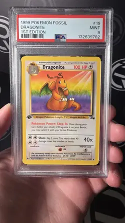 DRAGONITE 1999 POKEMEN FOSSIL 1ST EDITION RARE NON HOLO CARD 19/62 - PSA 9 - Image 1