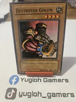 Yu-Gi-Oh Destroyer Golem SDK Common 1st Edition Excelent - Image 1