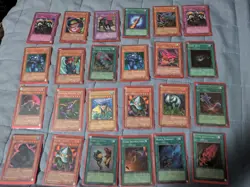 Lot of 300+ Mixed Yu-Gi-Oh Cards See Photos - Image 4