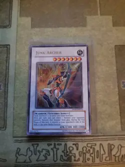 YUGIOH JUNK ARCHER DP09-EN016 ULTRA UNLIMITED ED NM/VLP - Image 1
