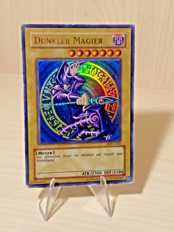 Yugioh / Dark Magician / SDY-G005 / Ultra Rare - Image 1