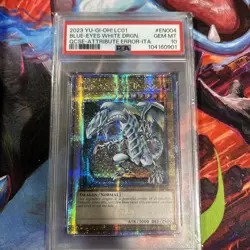2023 Blue-Eyes White Dragon QCSE Attribute Error Italian PSA 8 Yugioh - Image 1