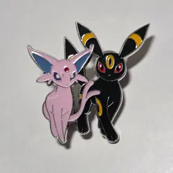 Pokemon TCG - Prismatic Evolutions Figure Collection Sleeves, Pin and Figurine - Image 3