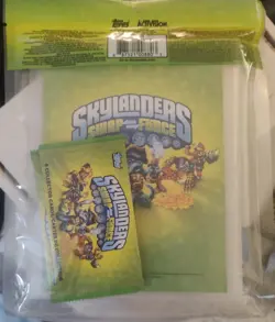 Skylanders Swap Force Topps Collector Trading Card Starter Kit 3 Glow In Dark - Image 2