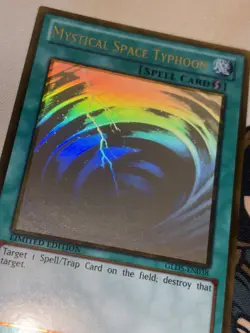 YU-GI-OH! MYSTICAL SPACE TYPHOON - GLD5-EN038 - GOLD GHOST RARE (EU PRINT) - Image 3