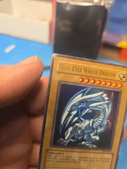 Blue-Eyes White Dragon SDK-001 89631139 from YuGiOh Starter Deck: Kaiba - Image 5