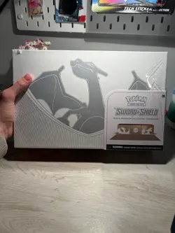 Pokemon Sword & Shield Ultra-Premium Collection Box Charizard English 2022 - Image 4