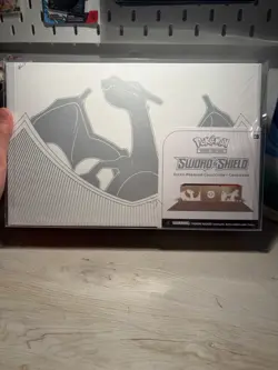 Pokemon Sword & Shield Ultra-Premium Collection Box Charizard English 2022 - Image 5