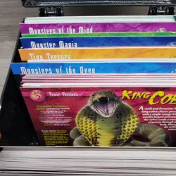 Weird n' Wild Creatures Huge Lot of 400+ Large Cards + Storage Case - Image 5