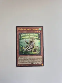 Yugioh Maze of Muertos - Hu-Li the Jewel Mikanko - MZMU-EN072 - Ultra Rare - Image 1